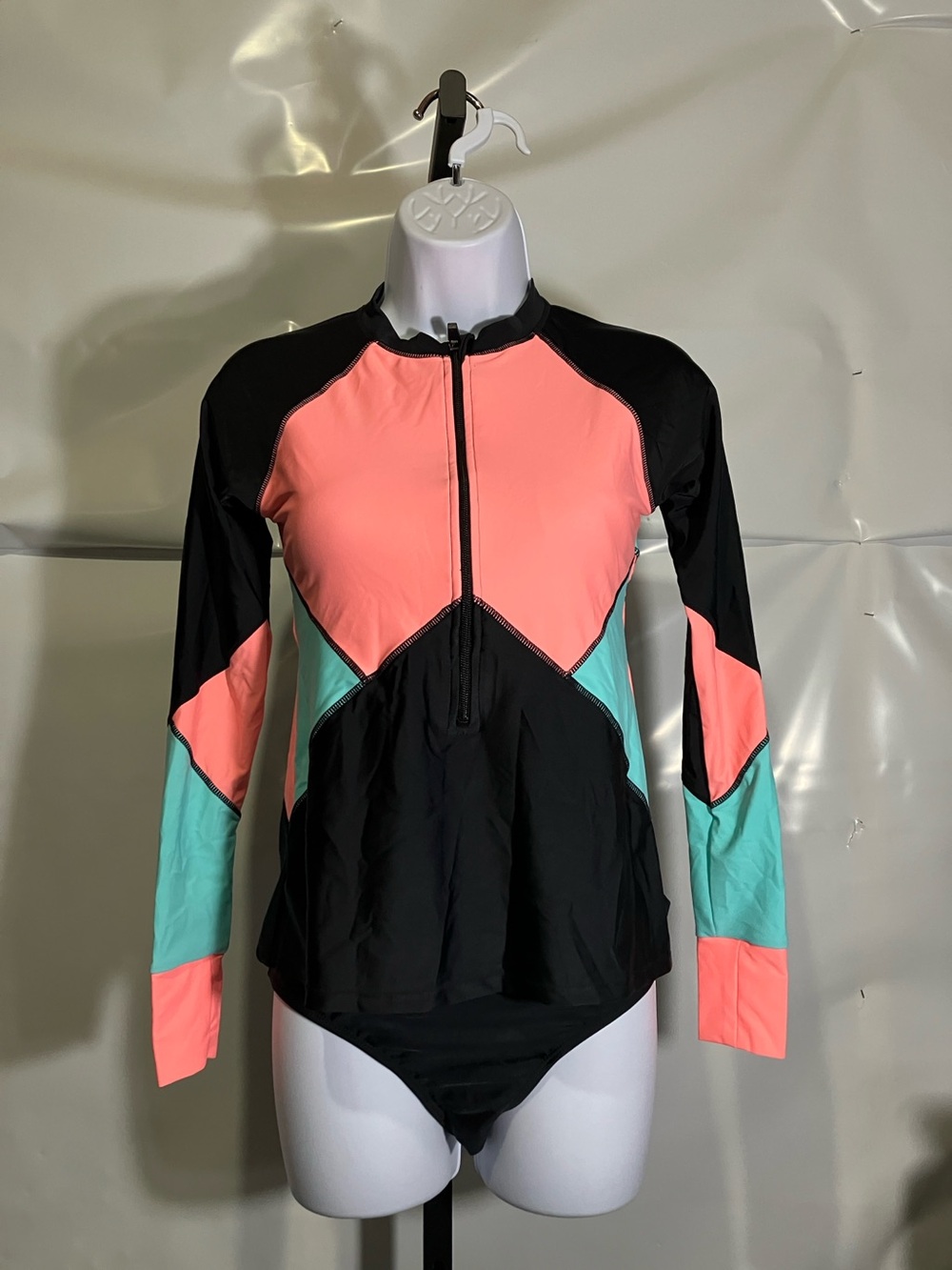 Women’s Colorblock Long-Sleeve Rash Guard Top - Coral & Mint